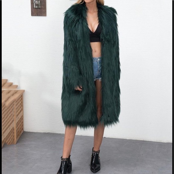 so Fancy Boutique Jackets & Blazers - 1 LARGE LEFT / SHAGGY FAUX FUR COAT
